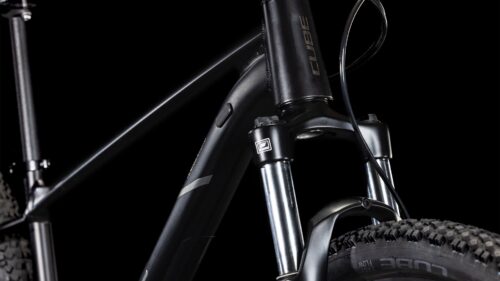 Cube Aim Pro 2025 black’n’slateblack – uniwersalny hardtail MTB na każdy teren