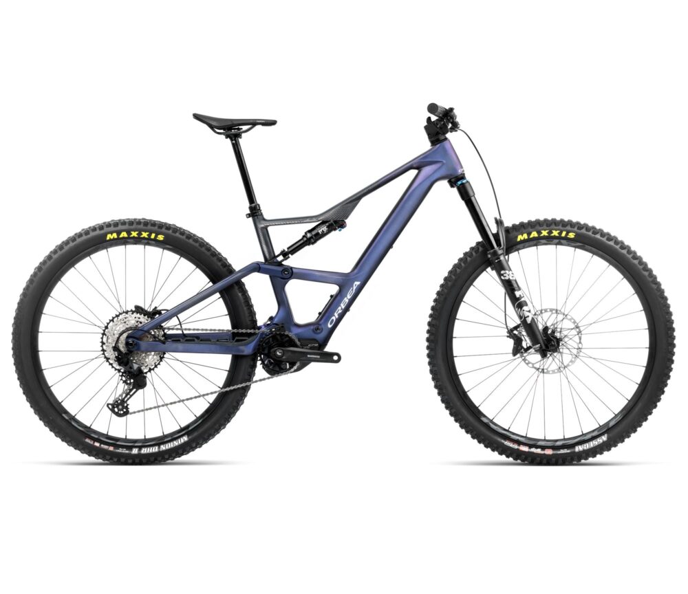 d0f93ac5a9431a7e8836e5e04affce1102e354cd_S337TTCC_SZ_SIDE_RISE_LT_M20 Orbea RISE LT M20 420W Tanzanite Carbon View - Carbon Raw (2025)